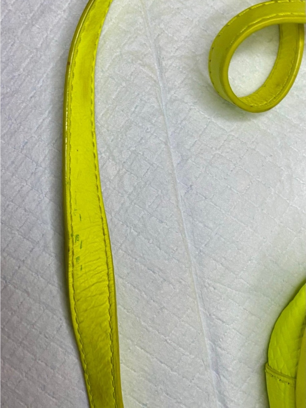 Marc by Marc Jacobs “Totally Turnlock” Fluorescent Python Shine Messenger bag - Picture 5 of 6